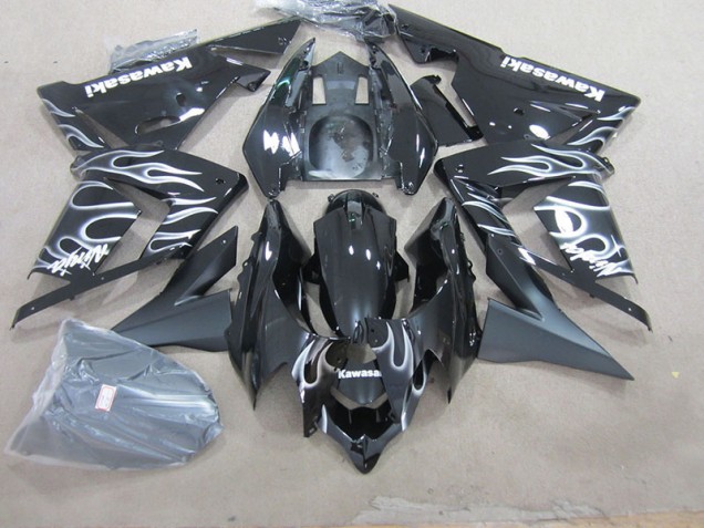 Carenado Kawasaki ZX10R 2003-2005 - Negro con Blanco Llama Carenado Kawasaki ZX10R 2003-2005 - Negro con Blanco Llama