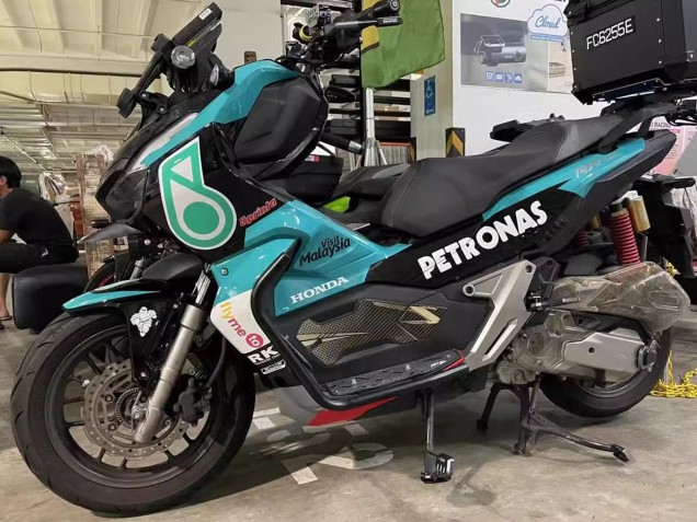 Carenados Moto Honda ADV150 2018-2021 - Azul Verde Rojo Negro Brillante Petronas